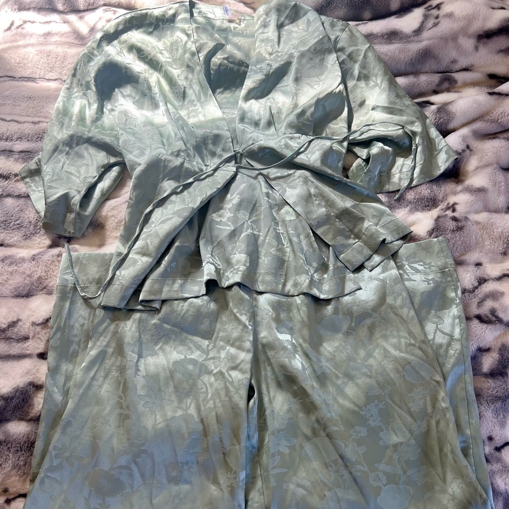 Satin jacquard kimono pajama pant set in sage